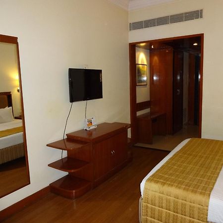รอยัลคอร์ท Hotel มทุราย ห้อง รูปภาพ