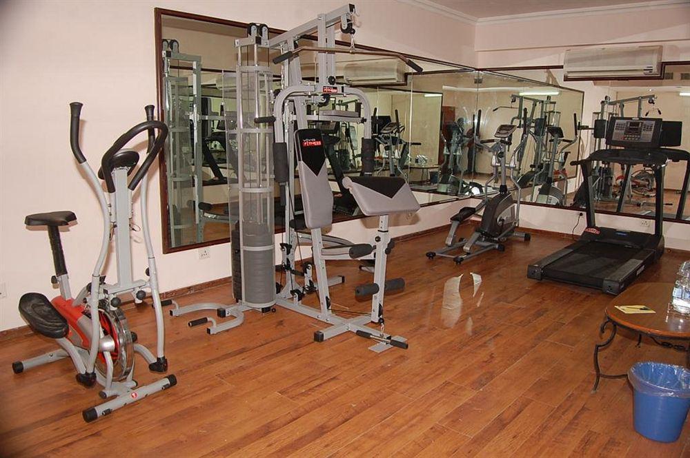 รอยัลคอร์ท Hotel มทุราย ภายนอก รูปภาพ