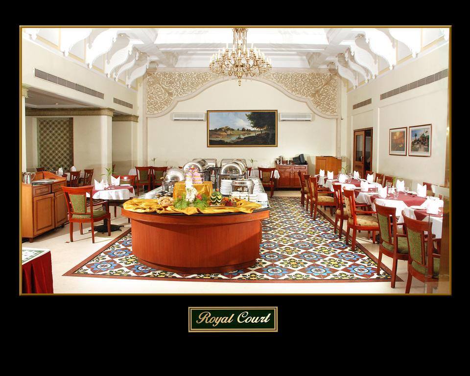 รอยัลคอร์ท Hotel มทุราย ภายนอก รูปภาพ