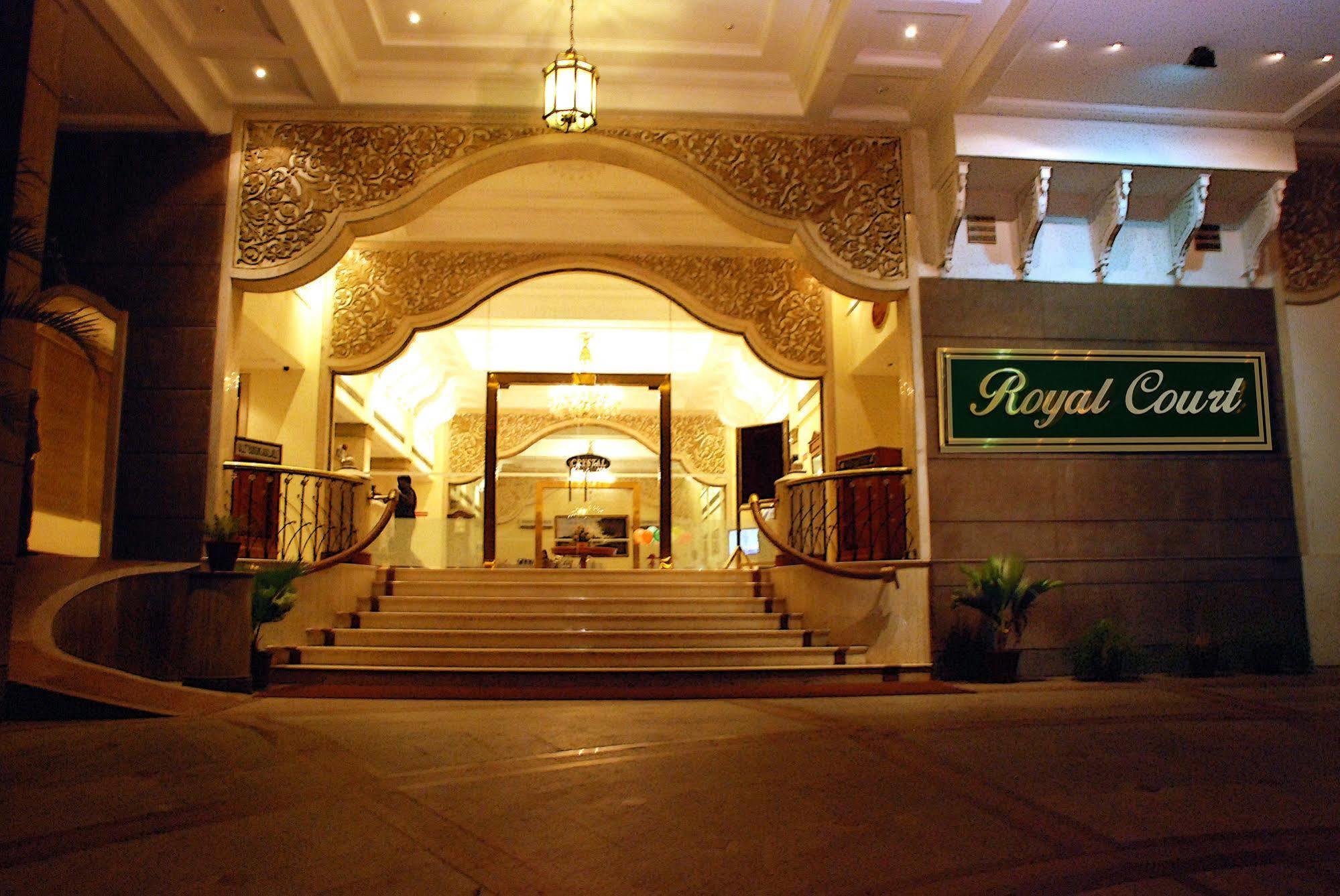 รอยัลคอร์ท Hotel มทุราย ภายนอก รูปภาพ