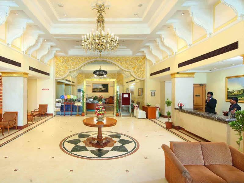 รอยัลคอร์ท Hotel มทุราย ภายนอก รูปภาพ