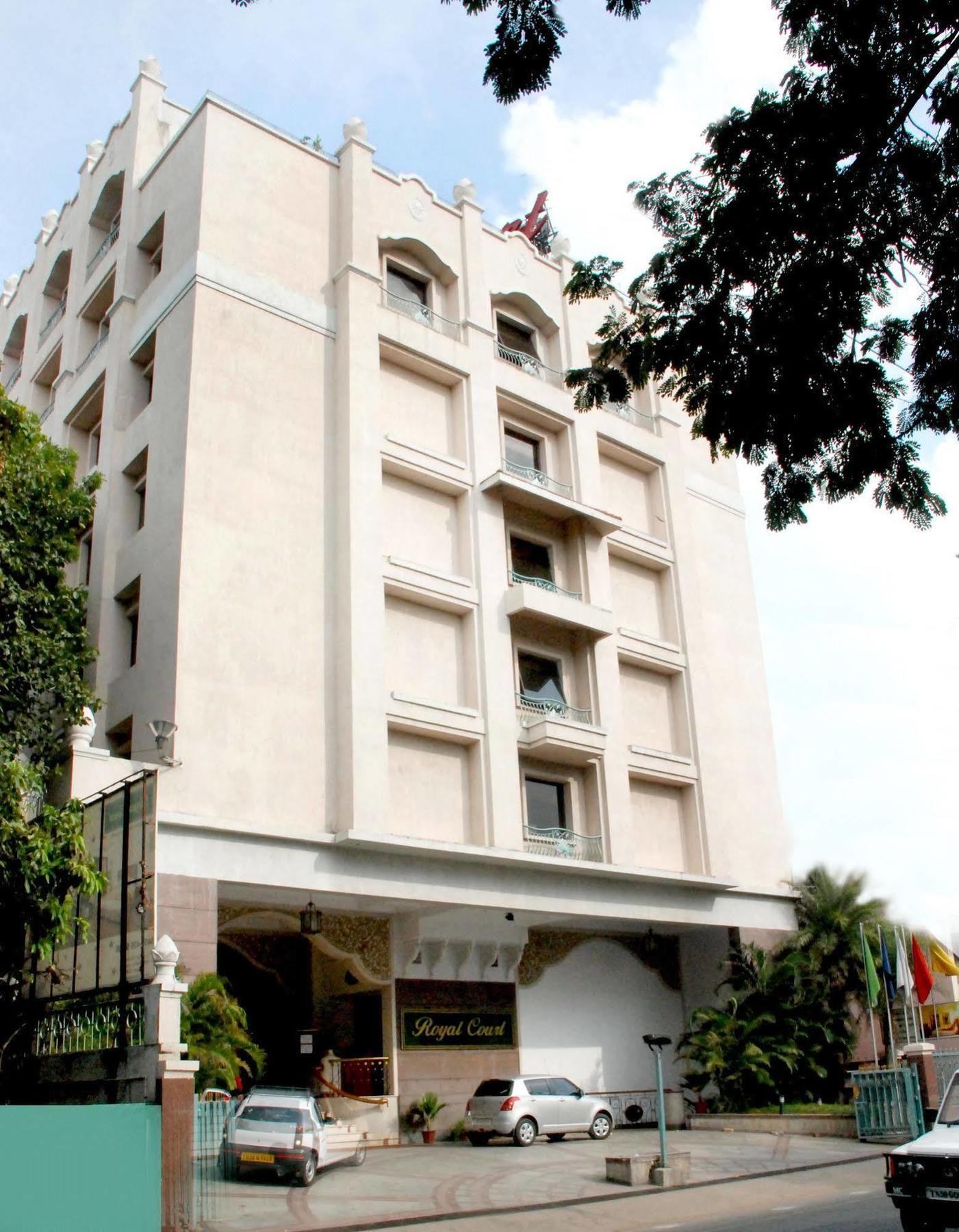 รอยัลคอร์ท Hotel มทุราย ภายนอก รูปภาพ